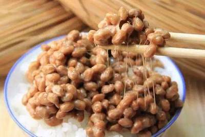 食物发霉,去掉发霉的部分后还能吃吗?