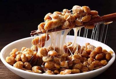 美食:纳豆,能清除肠道中积存的毒素,抑制色斑生成!